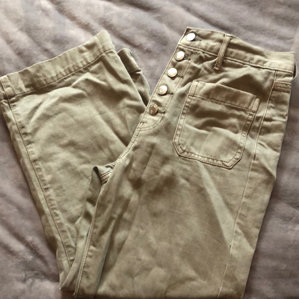 American eagle Capri length button front Jean